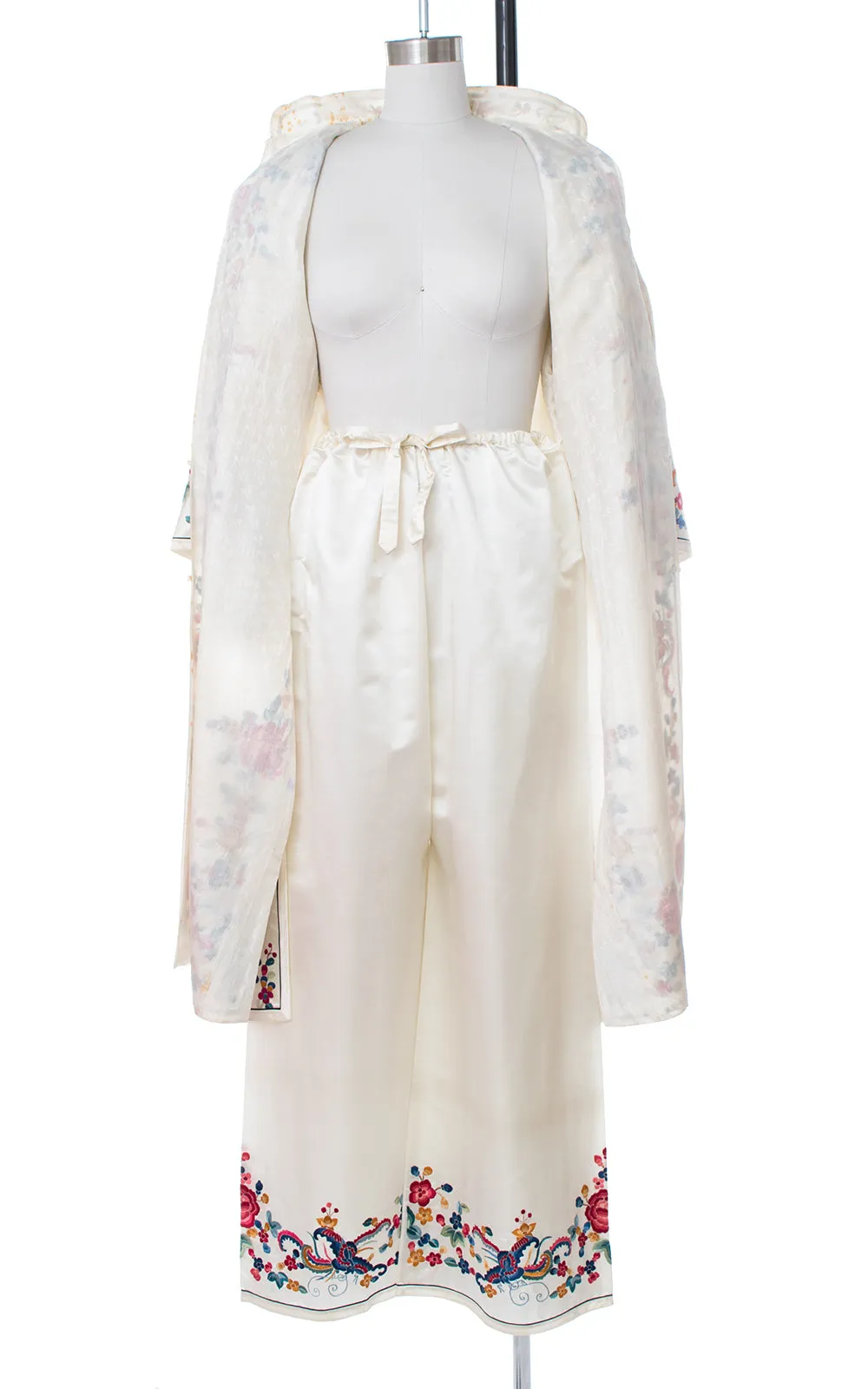 1930s 1940s Bugs & Floral Embroidered Silk Satin Lounge Set | medium/large